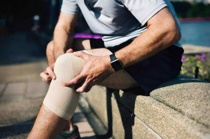 Warum tut das Knie weh? 3 Aktionen können entlastet werden