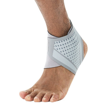 Perforierte Knöchelbandage mit Kreuzwicklung