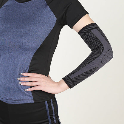 Konturierte Ellenbogenbandage in Grau